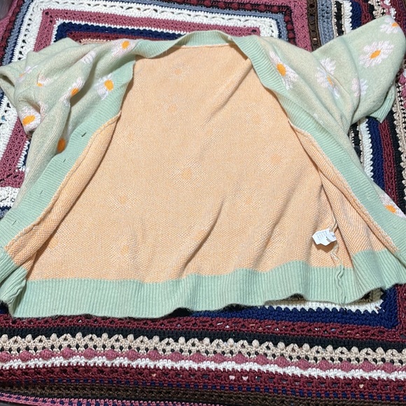 Green Flower Cardigan - One Size - Picture 4 of 7